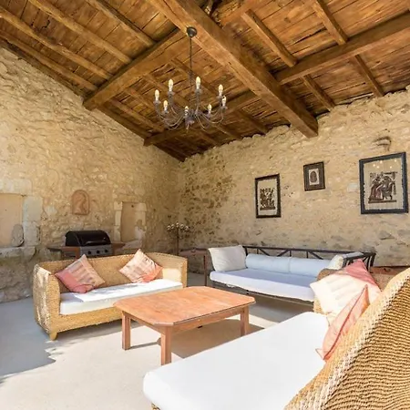 Chateau Sleeps 12 Pool Wifi Сasa de vacaciones