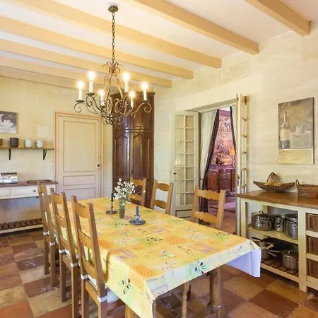 Сasa de vacaciones Chateau Sleeps 12 Pool Wifi Blesignac