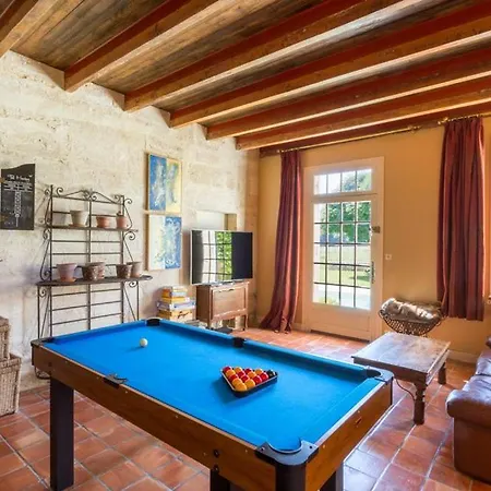 Chateau Sleeps 12 Pool Wifi Сasa de vacaciones Blesignac