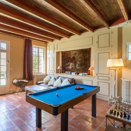 Сasa de vacaciones Chateau Sleeps 12 Pool Wifi Blesignac