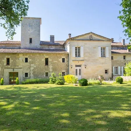 Chateau Sleeps 12 Pool Wifi Blesignac