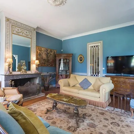 Chateau Sleeps 12 Pool Wifi Blesignac